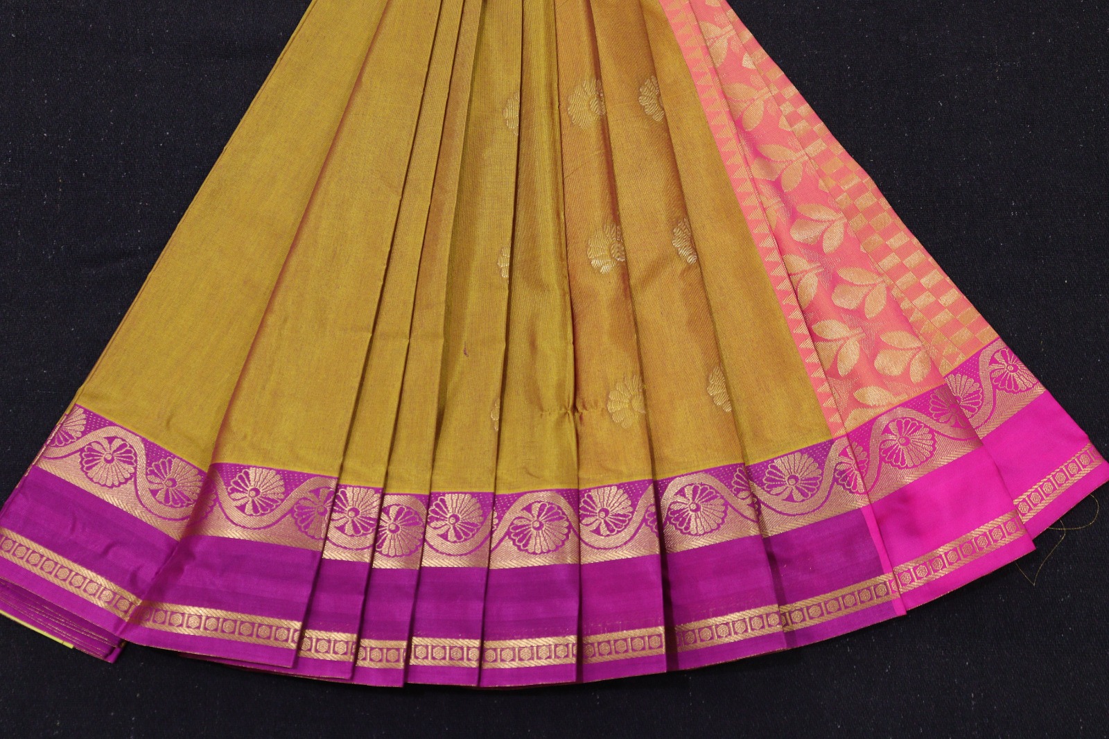 fancy2301b.jpeg fancy2301b.jpeg